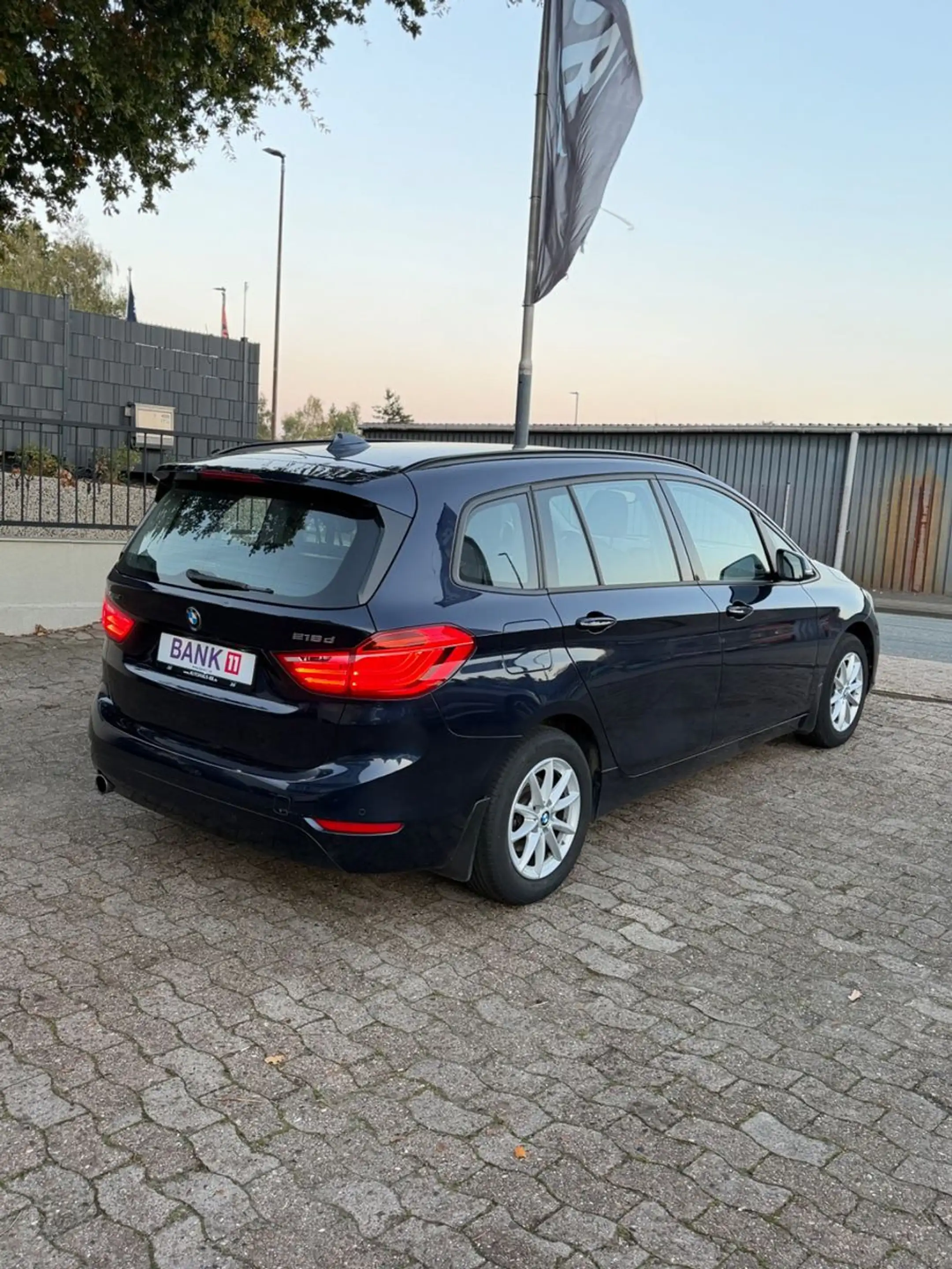 BMW 218 2 Gran Tourer 218 d xDrive Advantage — photo 4