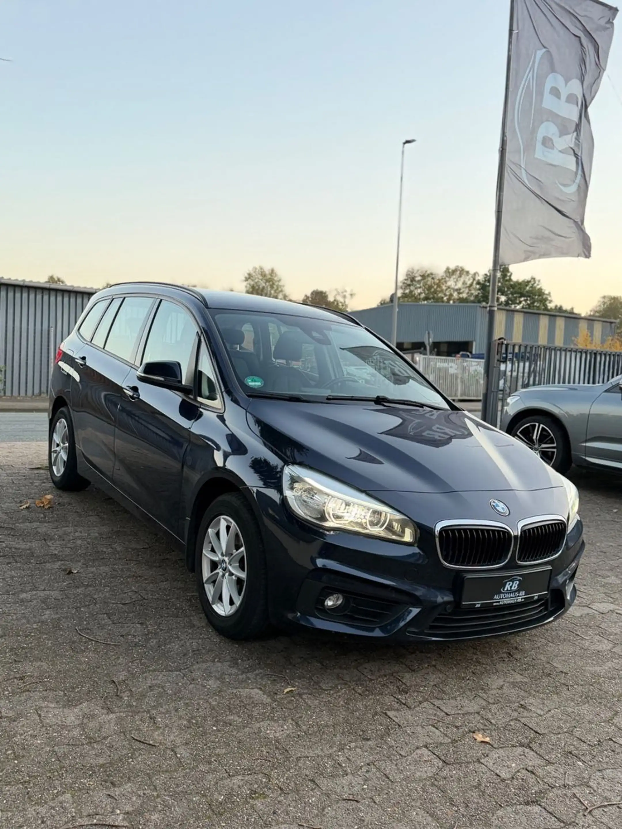 BMW 218 2 Gran Tourer 218 d xDrive Advantage — photo 3