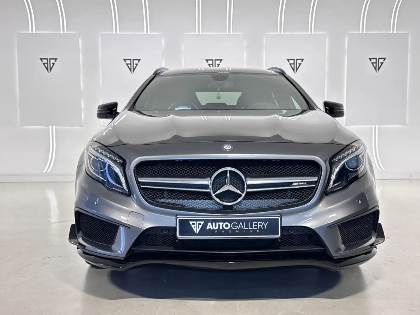 Mercedes-Benz GLA 45 AMG 4Matic 360 Aut. Gris - 2