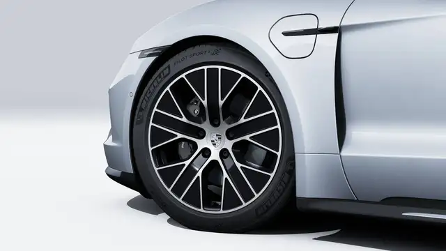 Porsche Taycan view 15