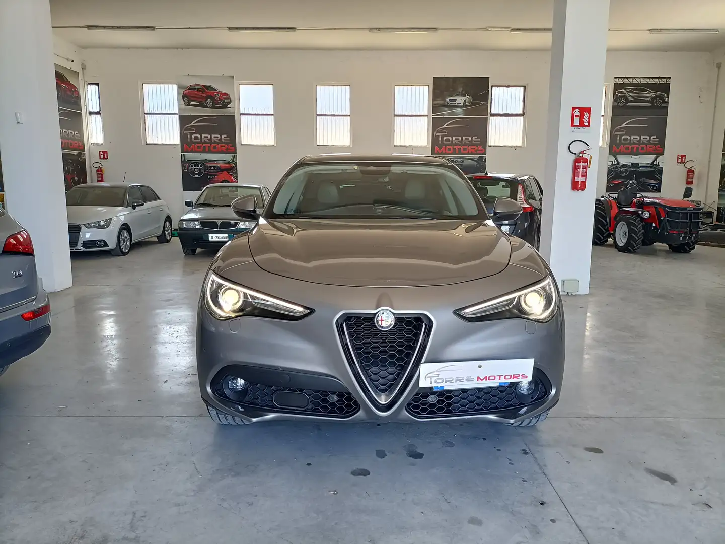 Alfa Romeo Stelvio Stelvio 2017 2.2 t Executive Q4 210cv auto my19 Grigio - 2