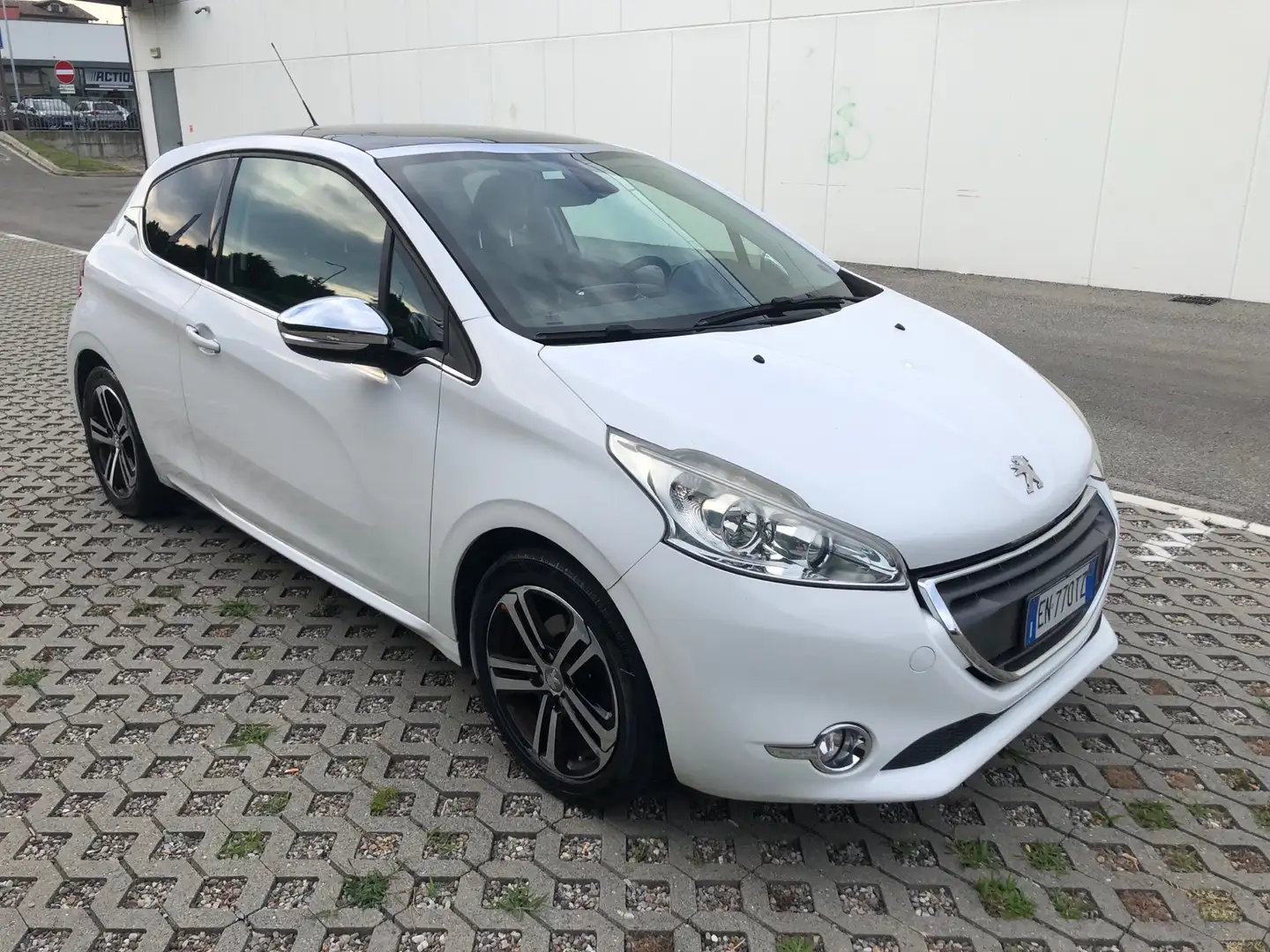 Peugeot 208 3p 1.6 e-hdi 8v Allure s&s - 1