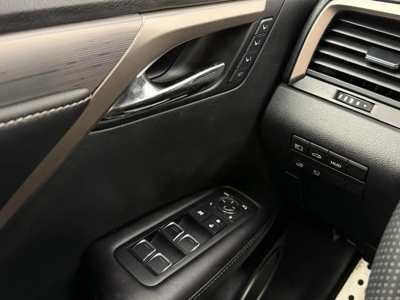 Lexus RX photo Lexus RX