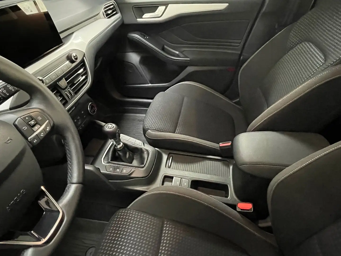 Ford Focus Turnier 1.5 EcoBlue Start-Stopp-System COOL Grau - 2