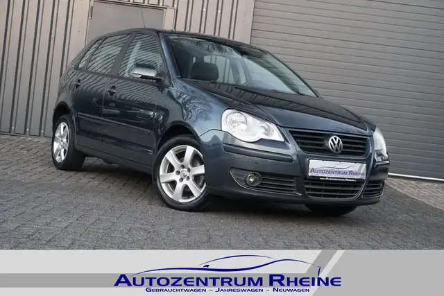 Volkswagen Polo view 2