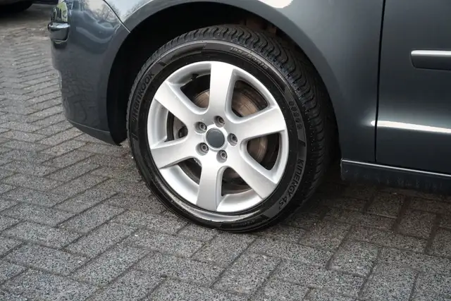 Volkswagen Polo view 12