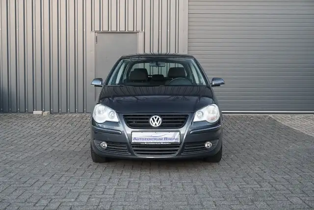 Volkswagen Polo view 3