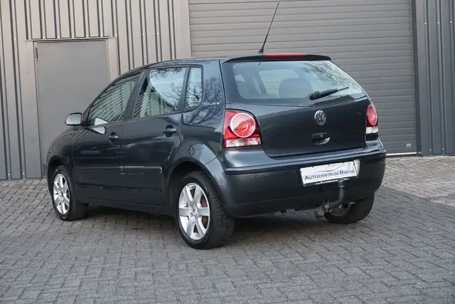 Volkswagen Polo view 6
