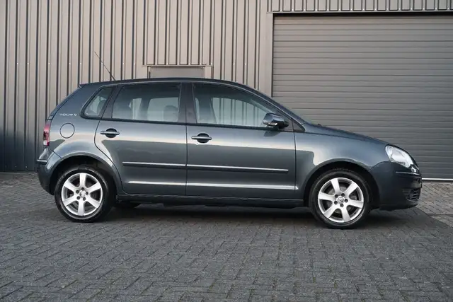 Volkswagen Polo view 10