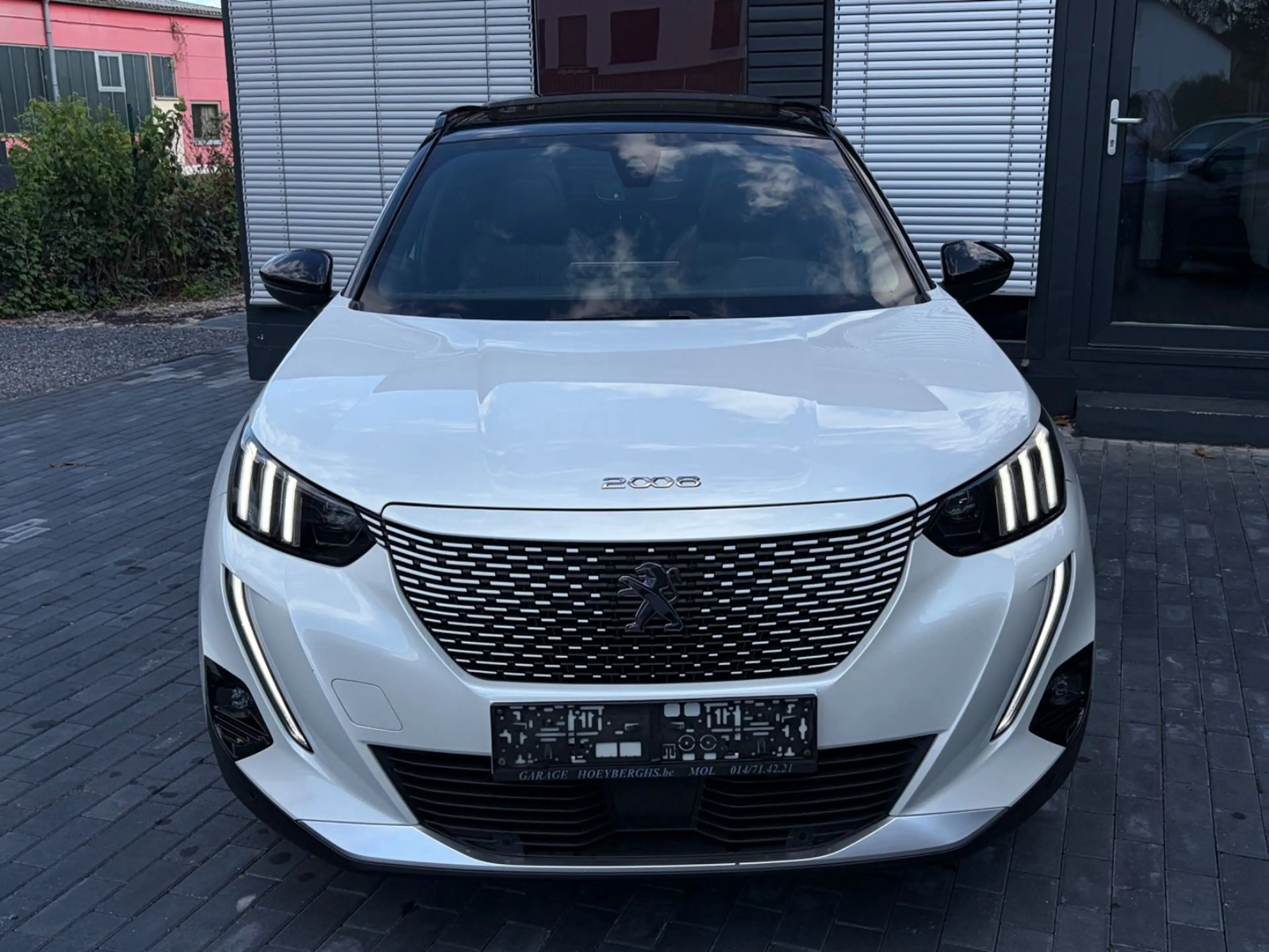 Peugeot e-2008 GT /PANO/NAVI/ACC/360°KAMERA/AMBIENTE-B — photo 2