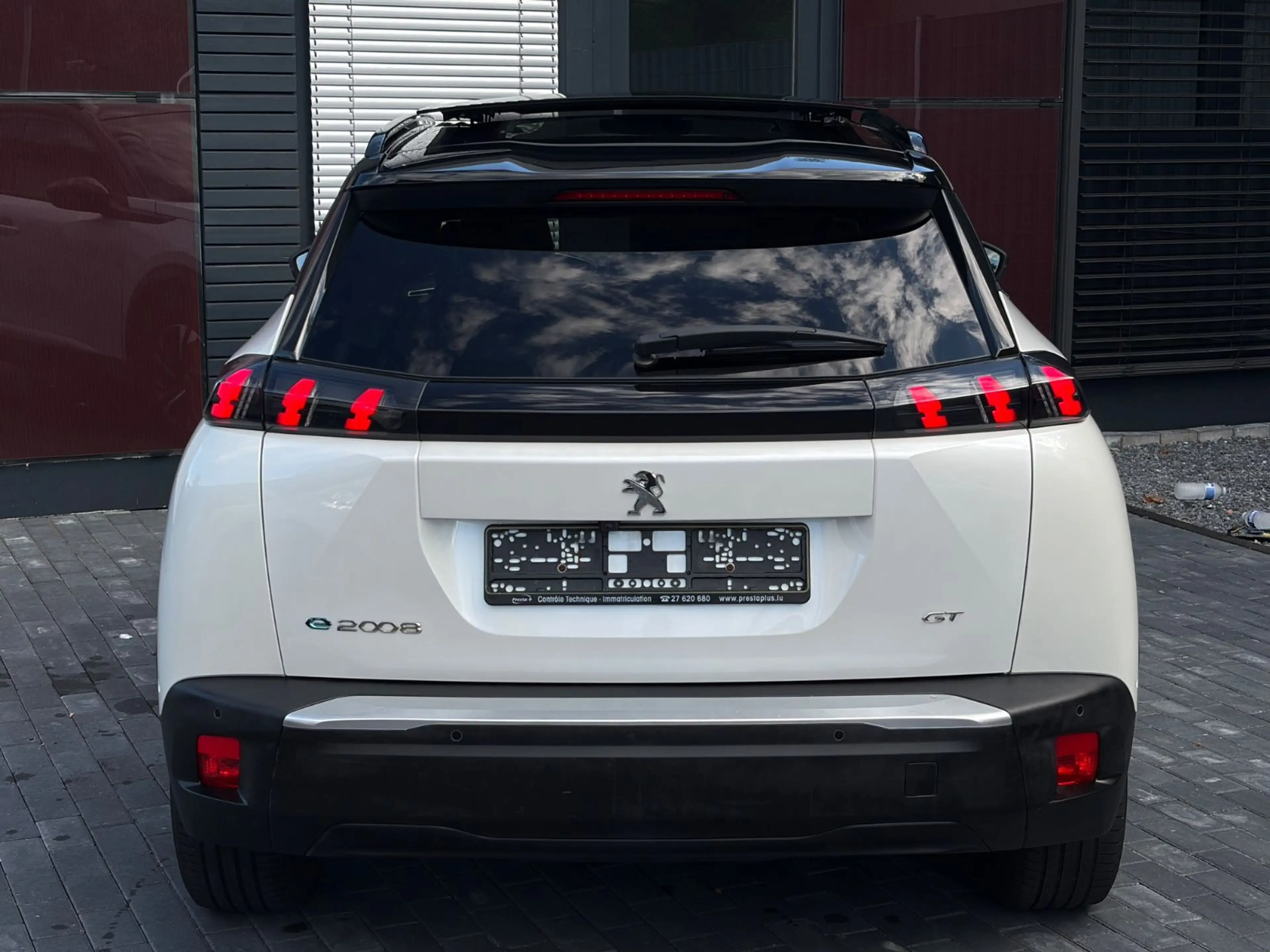 Peugeot e-2008 GT /PANO/NAVI/ACC/360°KAMERA/AMBIENTE-B — photo 5
