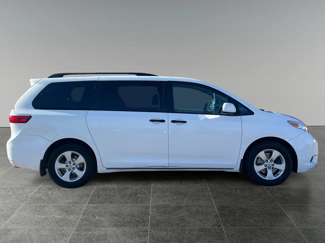 Toyota Sienna снимка Toyota Sienna