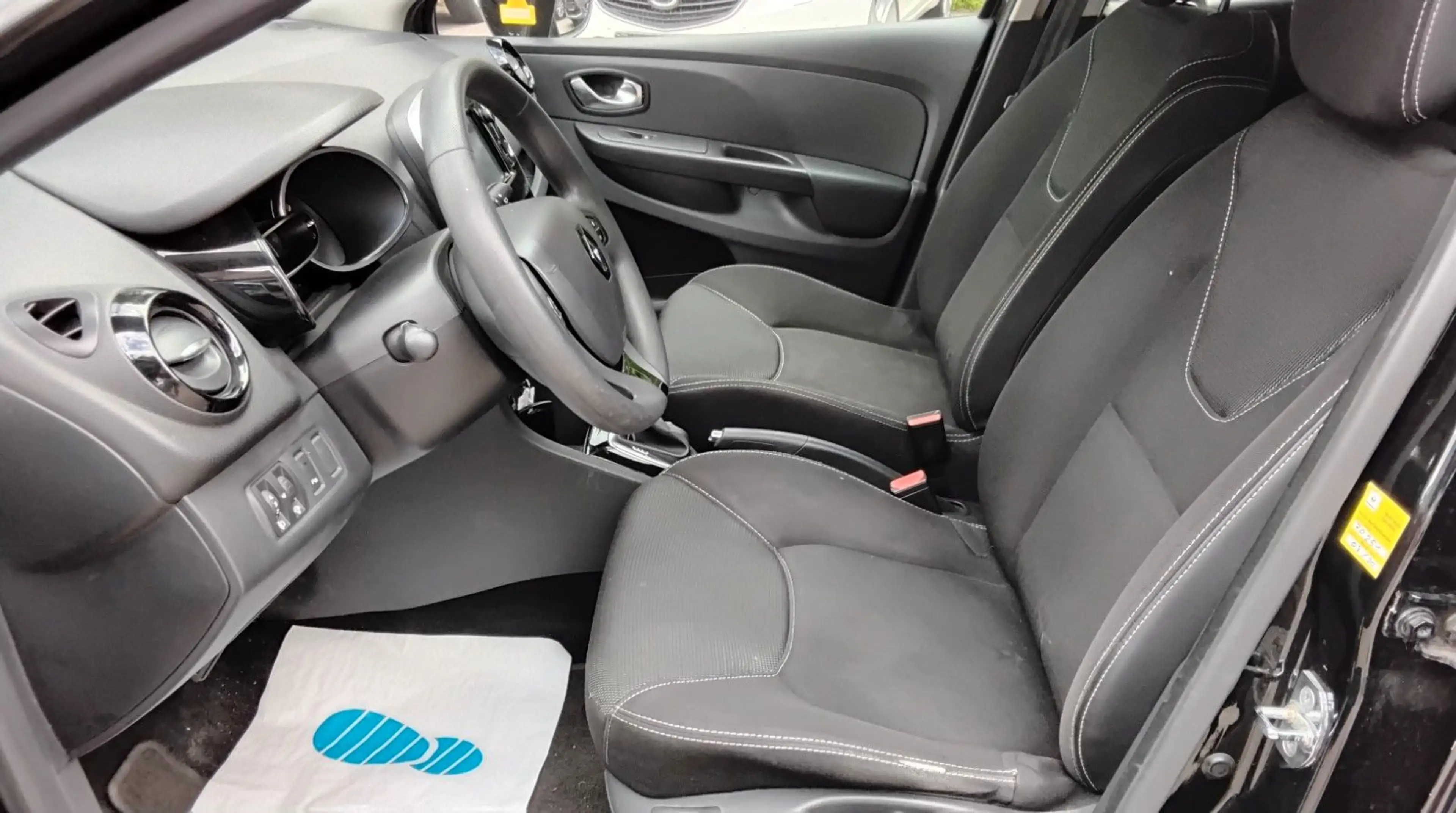 Renault Captur ENERGY TCe 120 EDC  Automatikgetriebe — photo 9