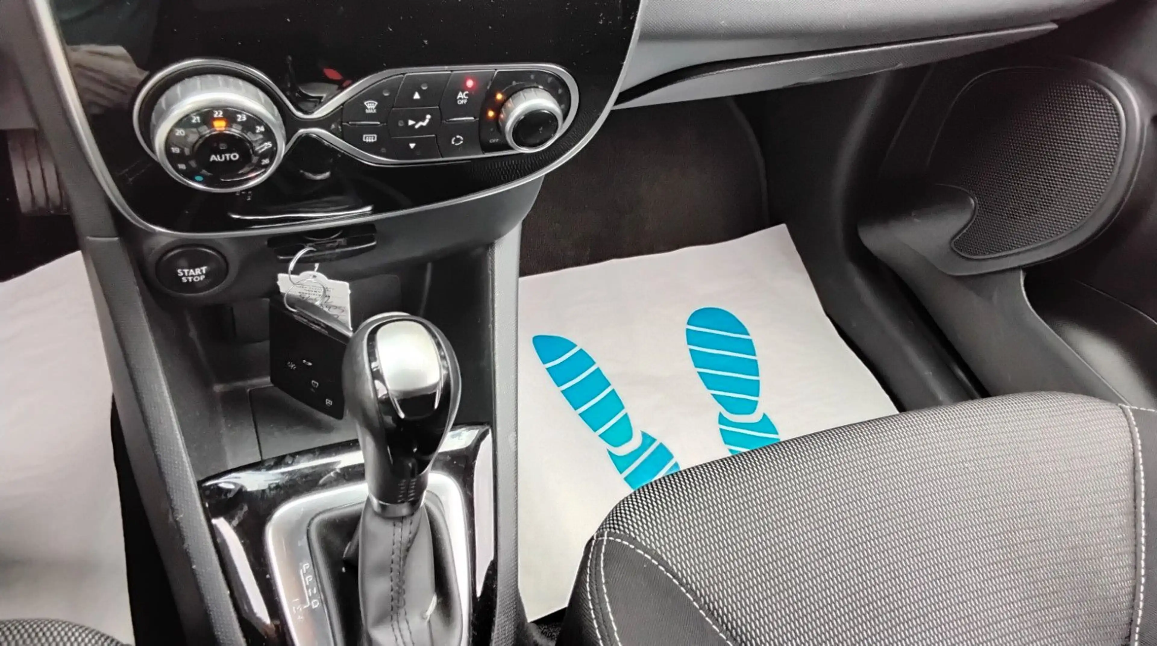 Renault Captur ENERGY TCe 120 EDC  Automatikgetriebe — photo 15
