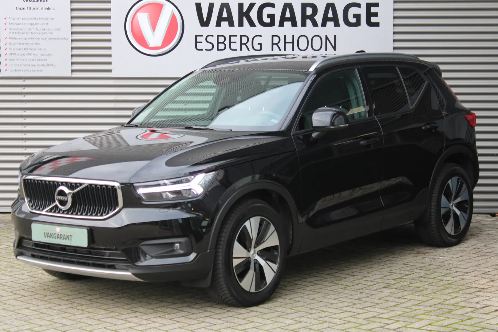 Volvo XC40 1.5 T3 Momentum Pro LED,NAVI/CAMERA Zwart - 1