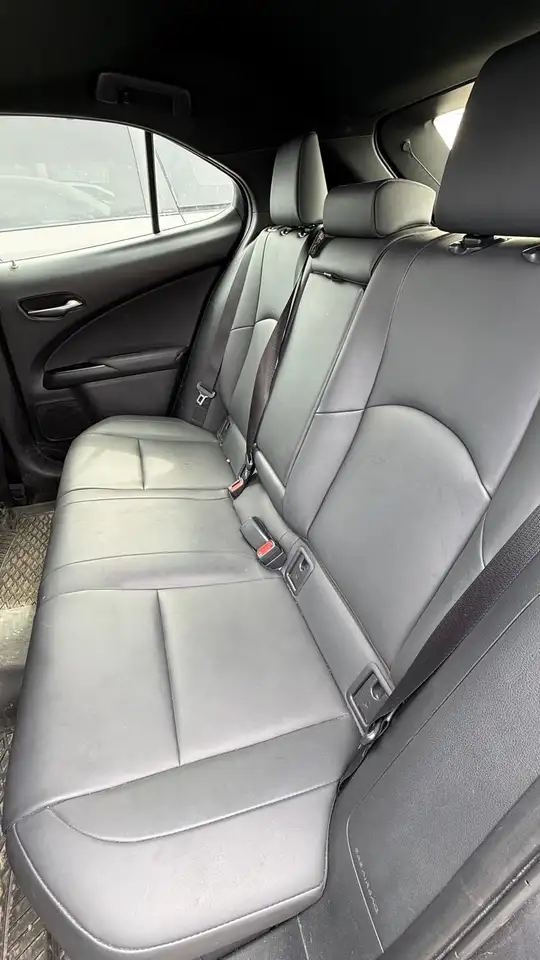 Lexus UX снимка Lexus UX