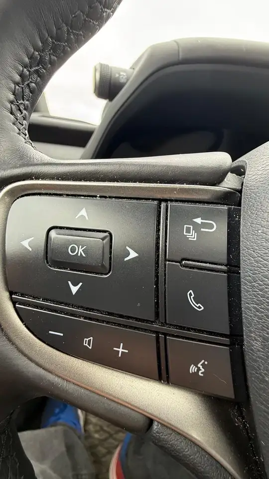 Lexus UX снимка Lexus UX