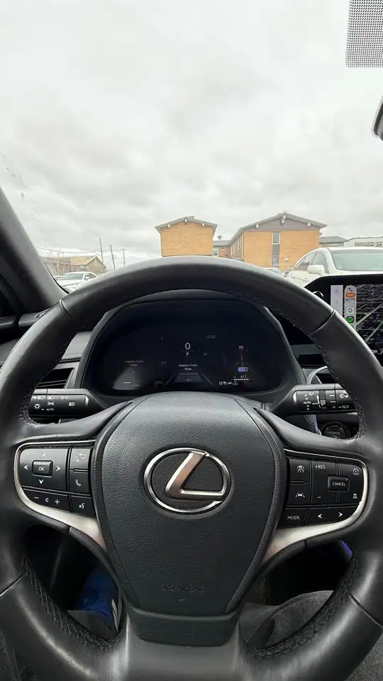 Lexus UX снимка Lexus UX