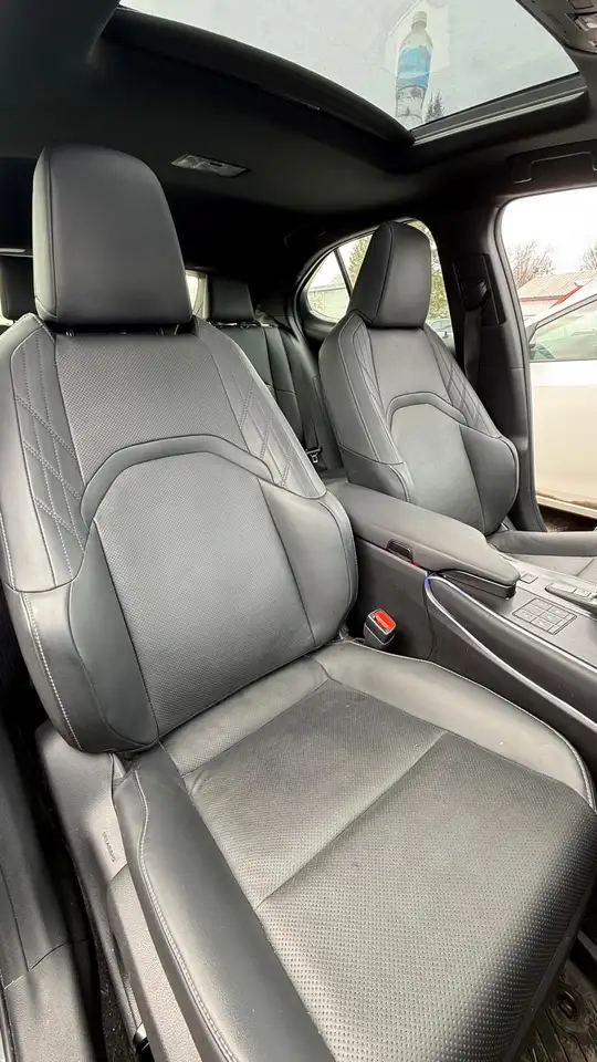 Lexus UX снимка Lexus UX