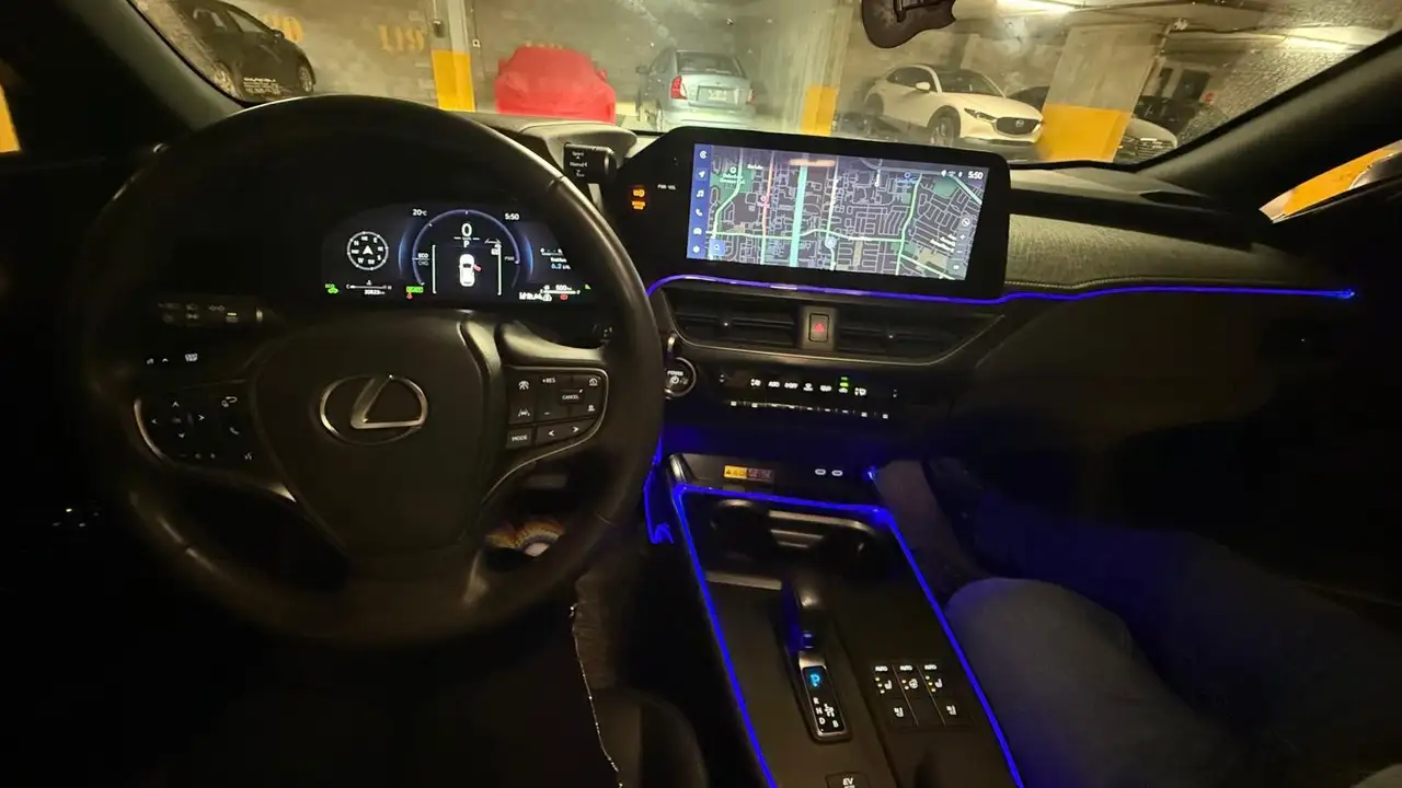 Lexus UX снимка Lexus UX