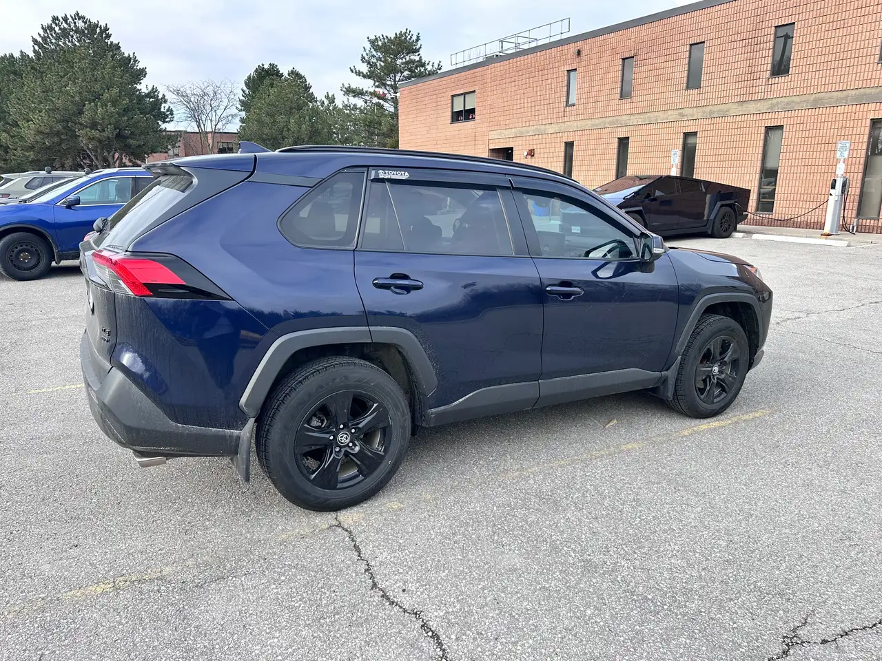 Toyota RAV 4 снимка Toyota RAV 4