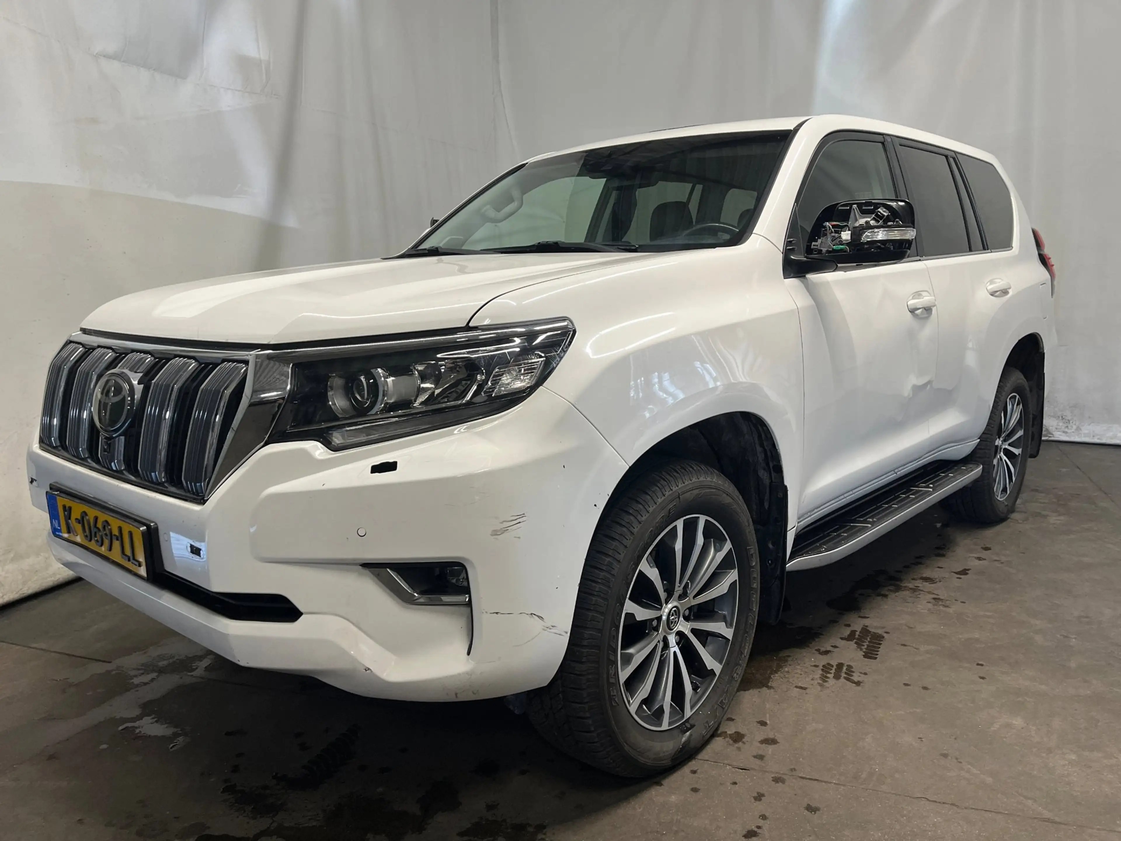 Toyota Land Cruiser 2.8 D-4D Professional 5p. SCHADEAUTO!! — photo 2