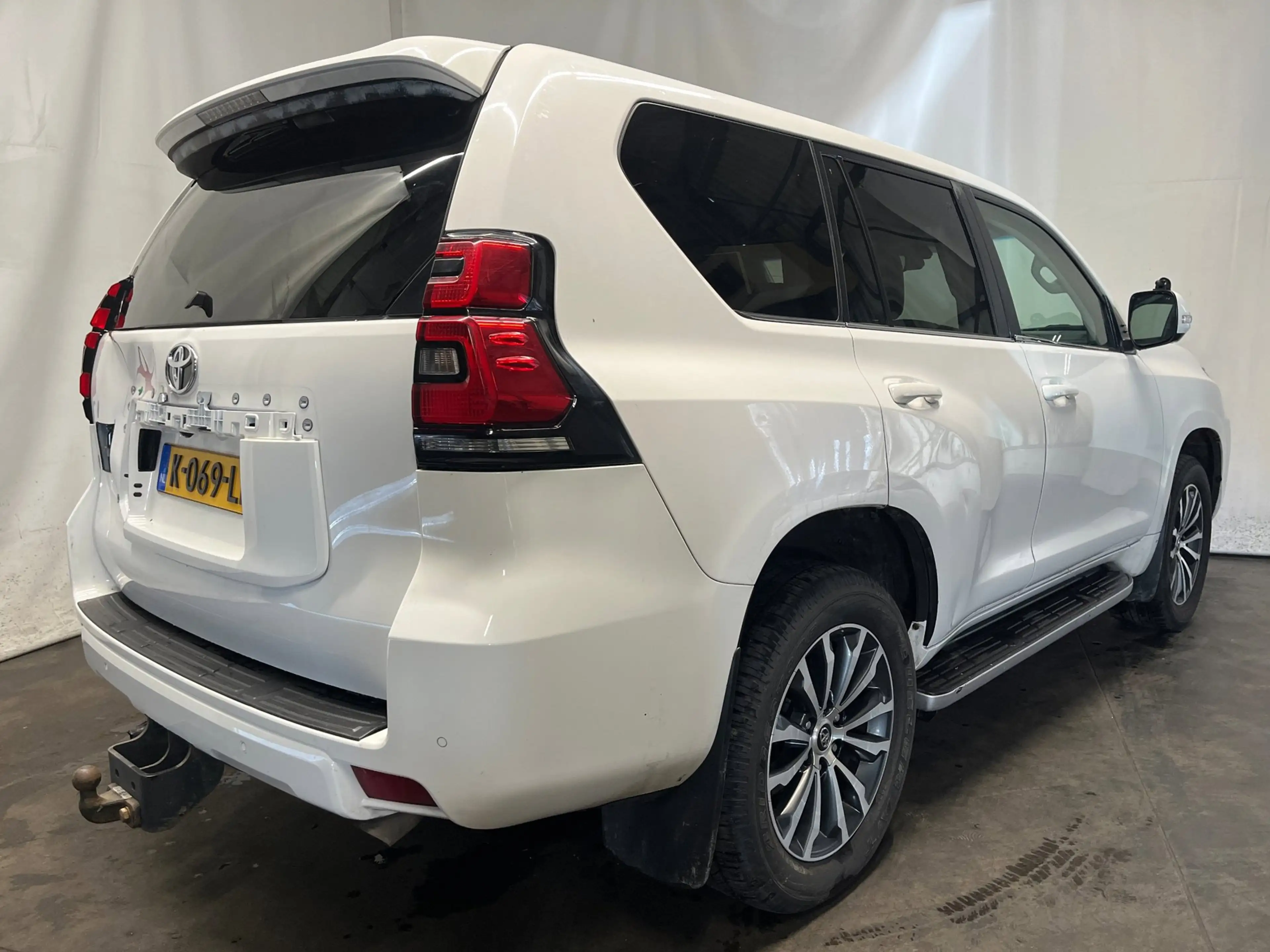 Toyota Land Cruiser 2.8 D-4D Professional 5p. SCHADEAUTO!! — photo 6