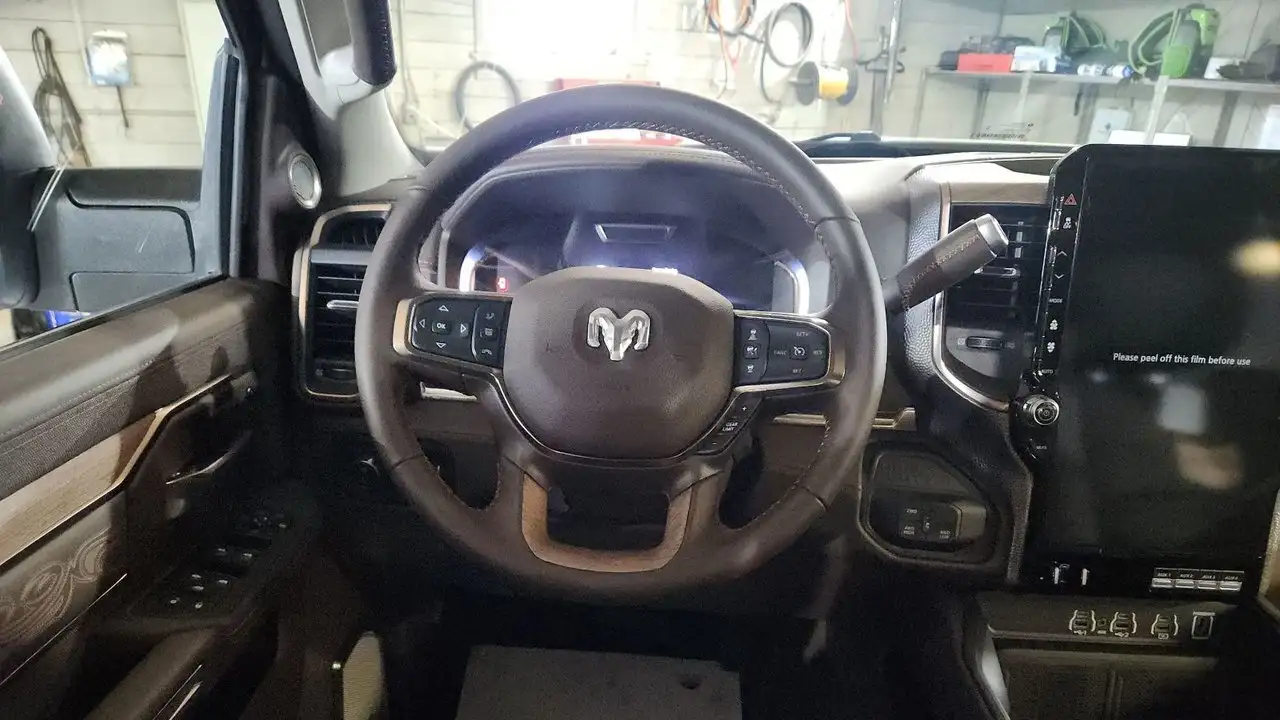 RAM 3500 снимка RAM 3500