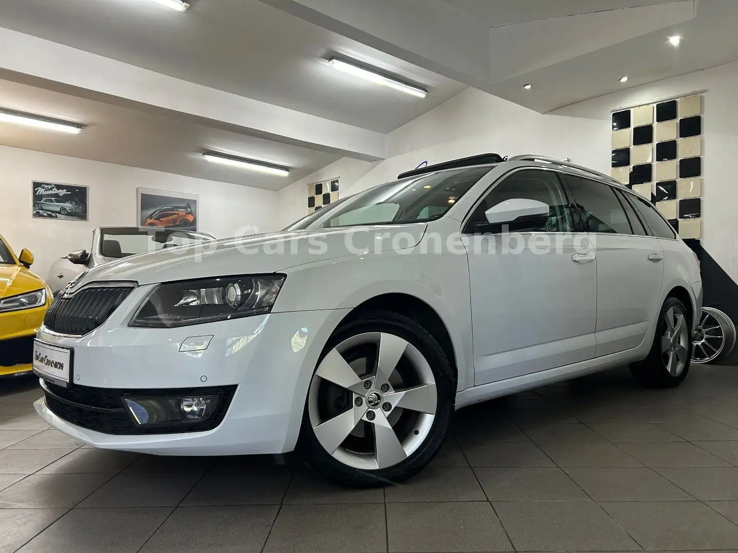 Skoda Octavia 1.4 TSI Elegance*1.HD*Leder*Pano*Xenon* Wit - 2