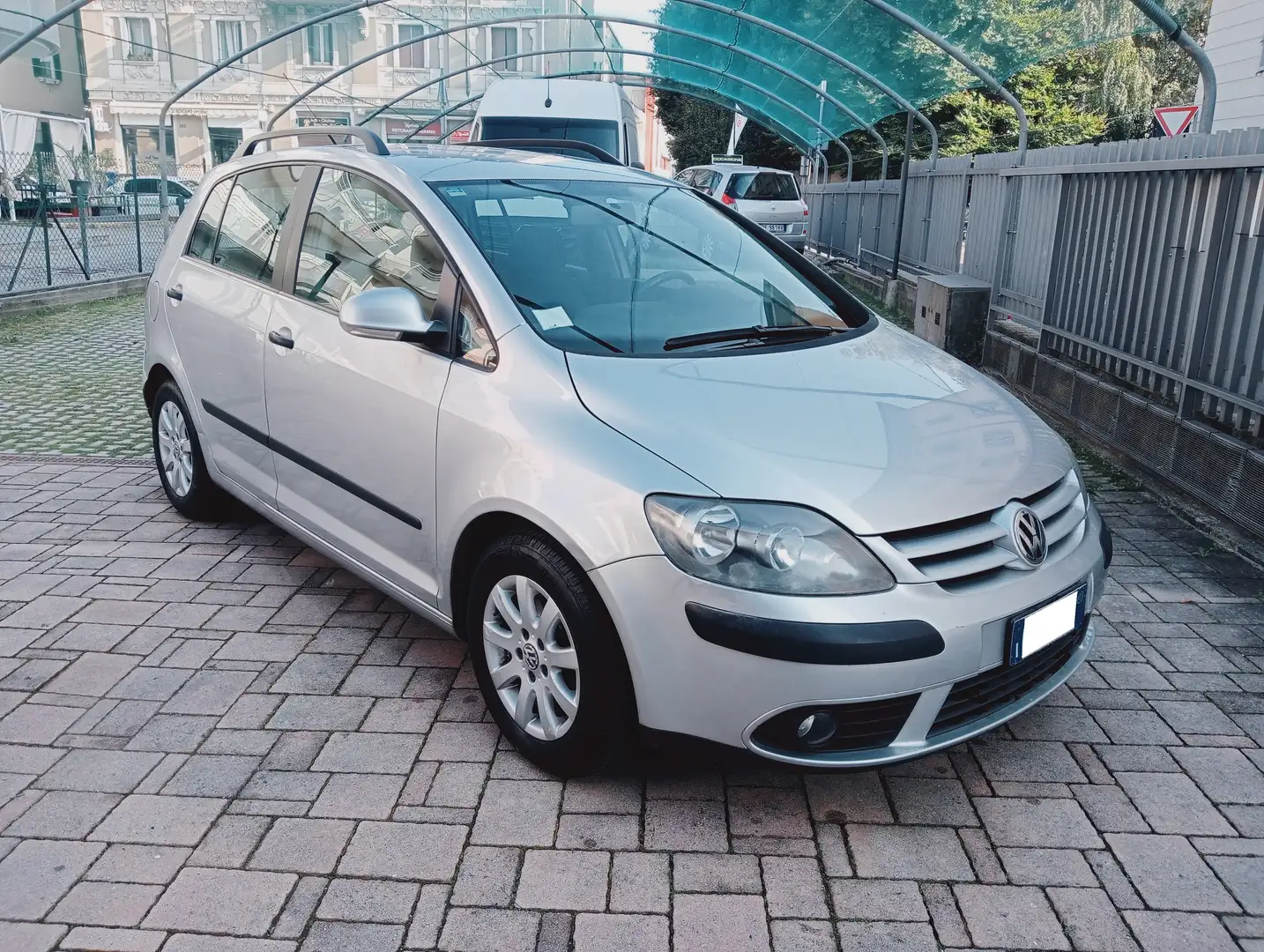 Volkswagen Golf Golf V Plus 1.9 tdi Comfortline dpf 105cv Argento - 2