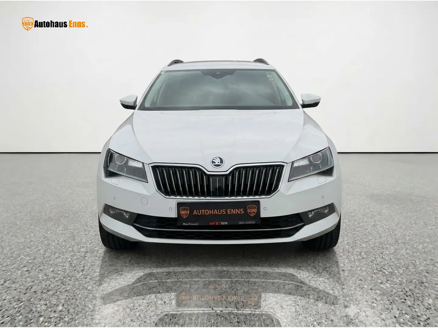 Skoda Superb Superb / Automatikgetriebe / Start/Stop-Automatik / Kombi DSG / Navi / LED-Tagfahrlicht / Klima / 2-Zonen-Klima Weiß - 2