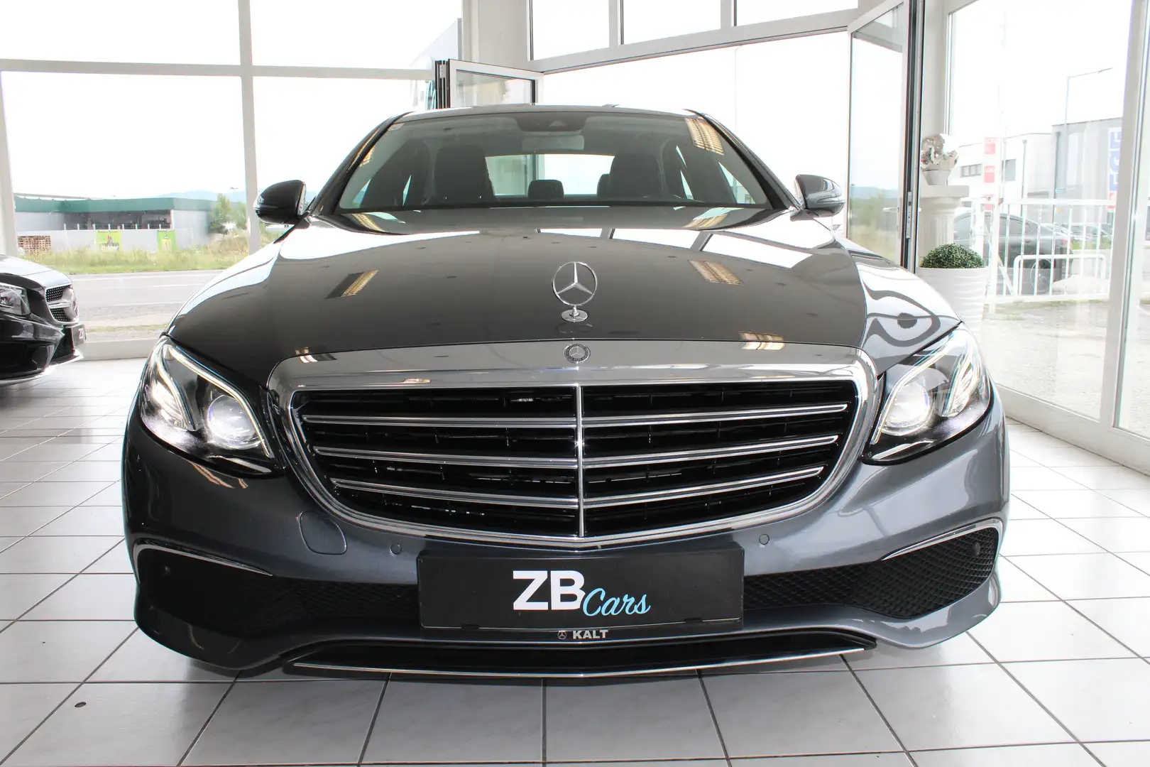 Mercedes-Benz E 220 E 220 d Exclusive 9G-tronic Gris - 2