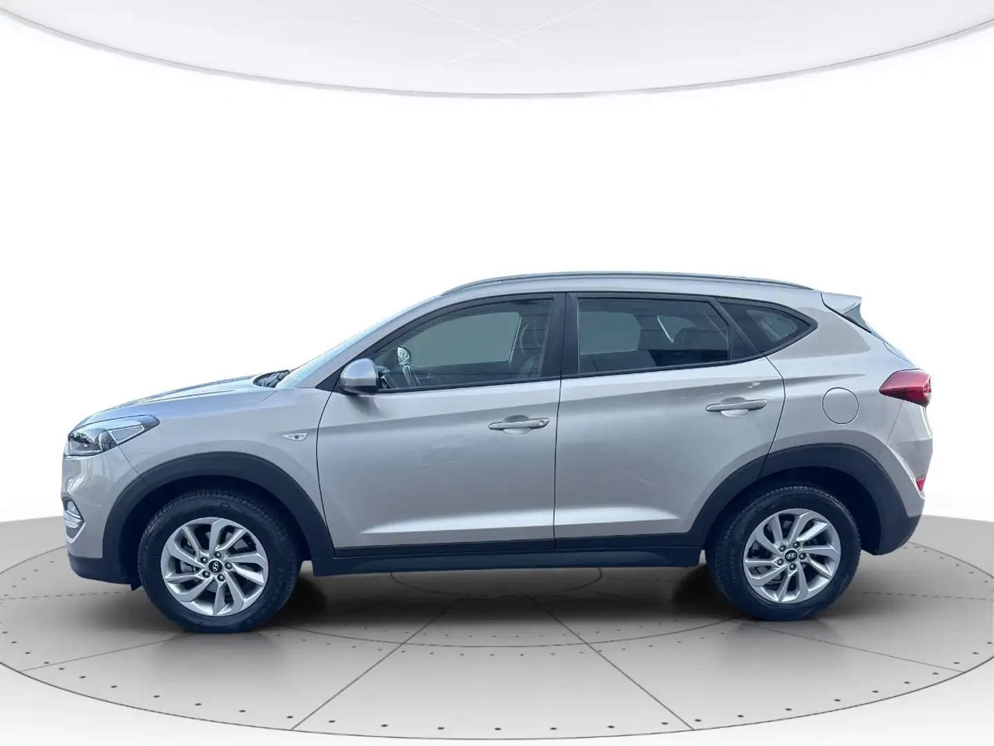 Hyundai TUCSON 1.7 crdi Comfort 2wd 115cv Argento - 2