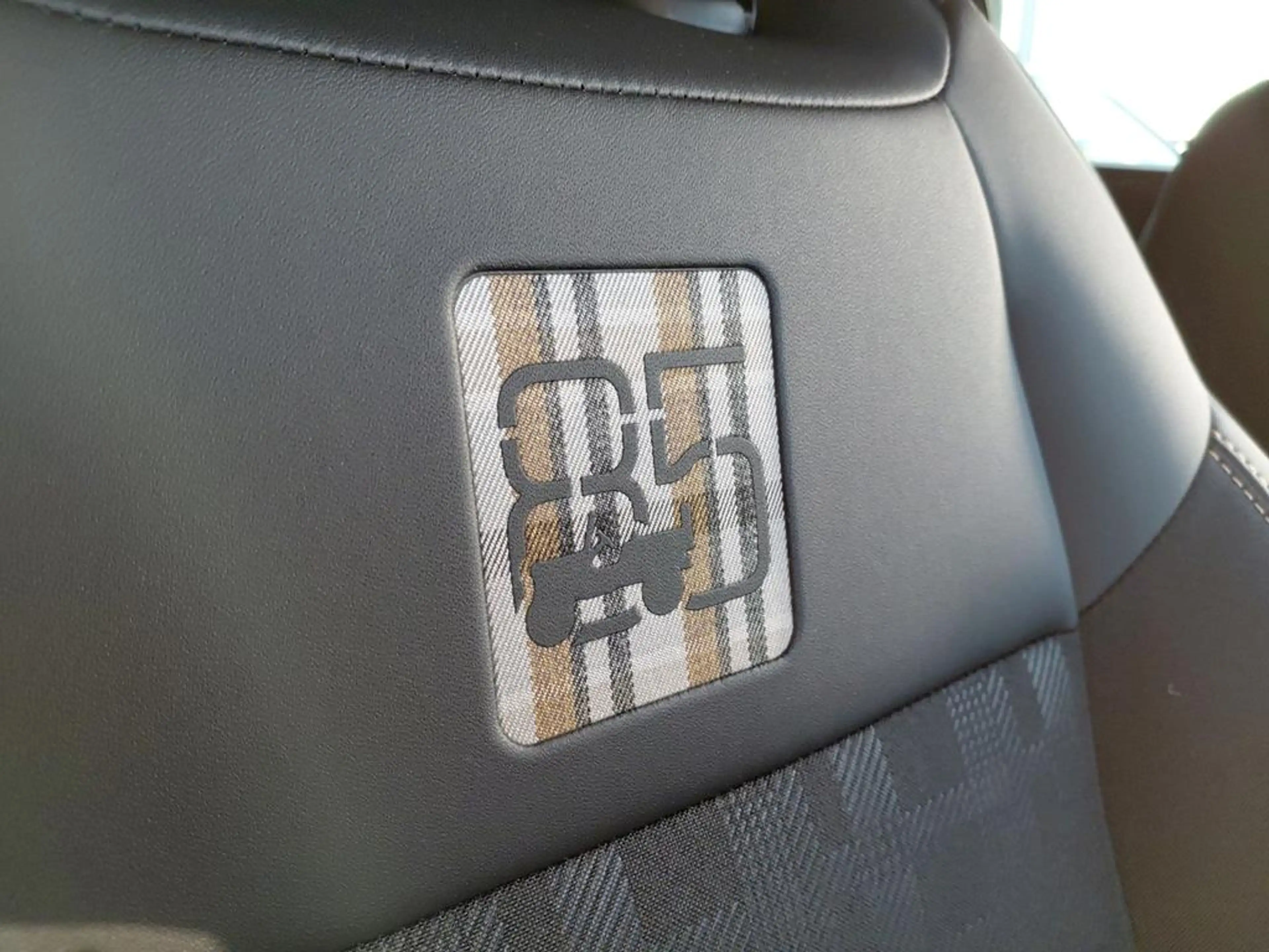 Jeep Avenger 85th ANNIVERSARY + ACC + WinterPAket + Infotainmen — photo 15