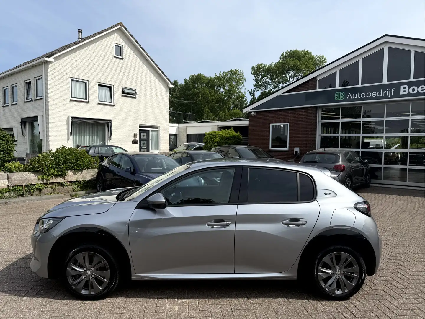 Peugeot e-208 EV Allure Pack 50 kWh 28339km, Camera, App Connect Gri - 2