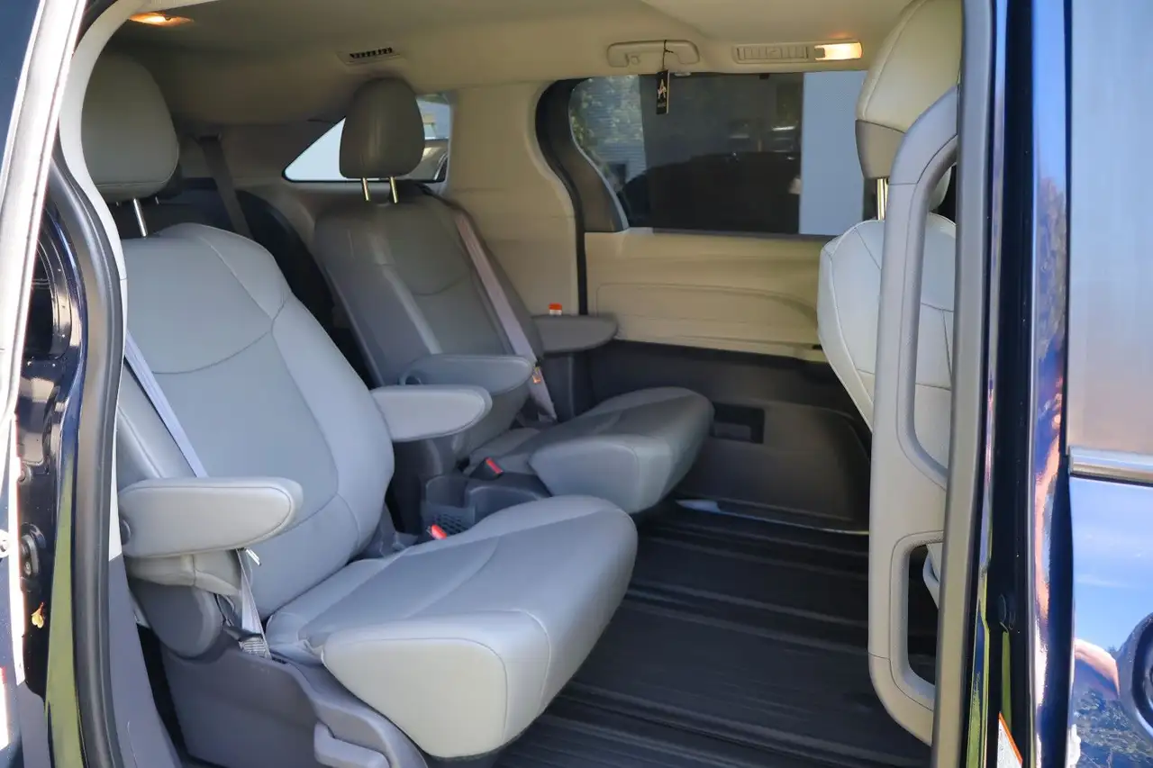 Toyota Sienna 2.5L HYBRID/KAMERA/ACC/CARPLAY/7-SITZER, миниатюра 21