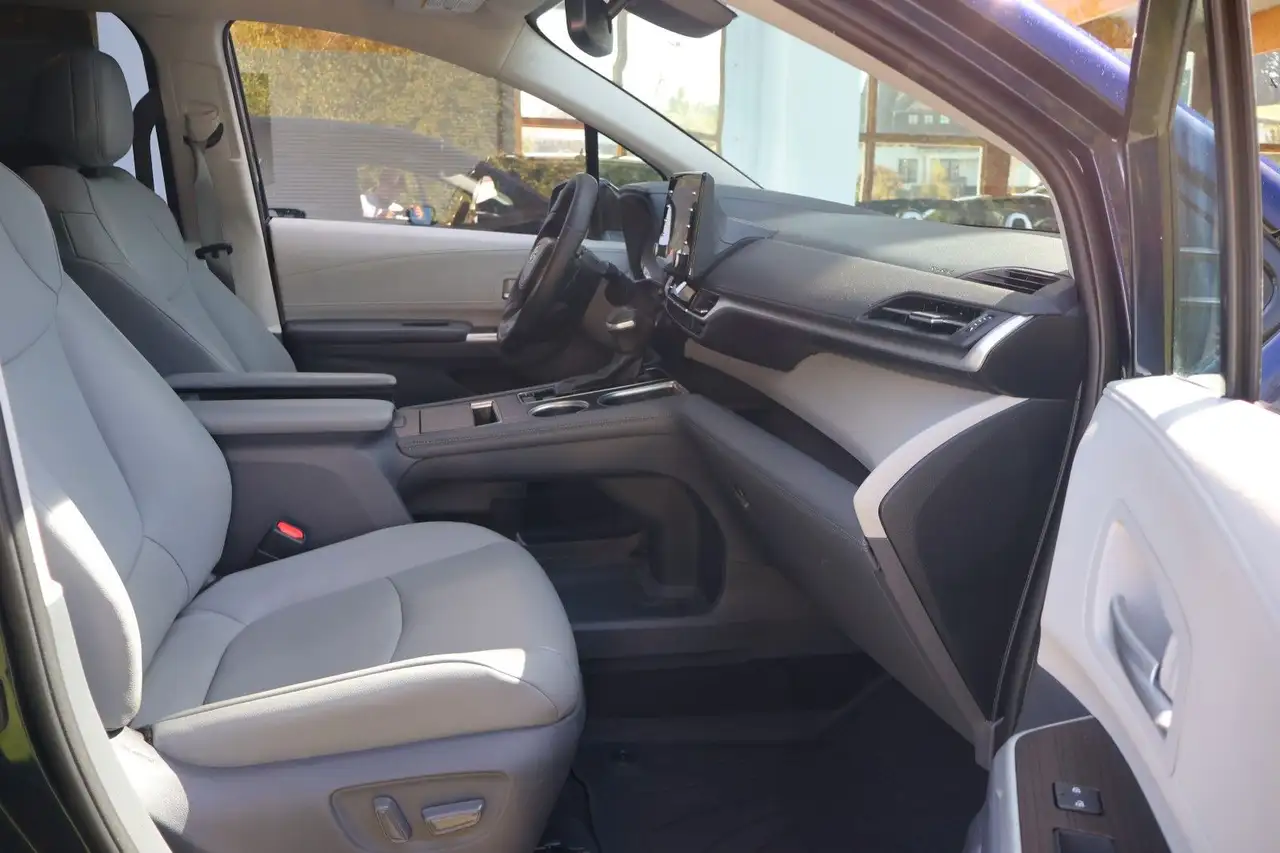 Toyota Sienna 2.5L HYBRID/KAMERA/ACC/CARPLAY/7-SITZER, миниатюра 20