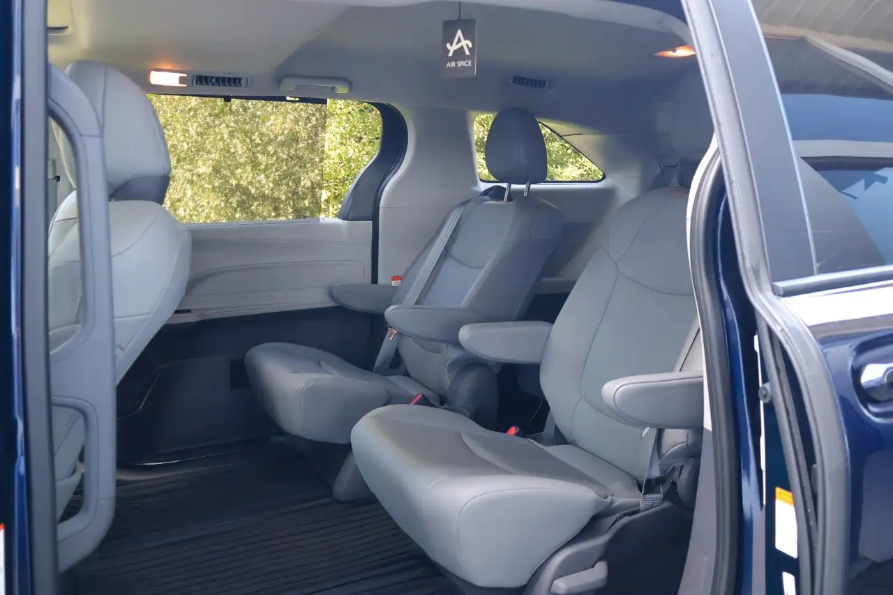 Toyota Sienna 2.5L HYBRID/KAMERA/ACC/CARPLAY/7-SITZER, миниатюра 22