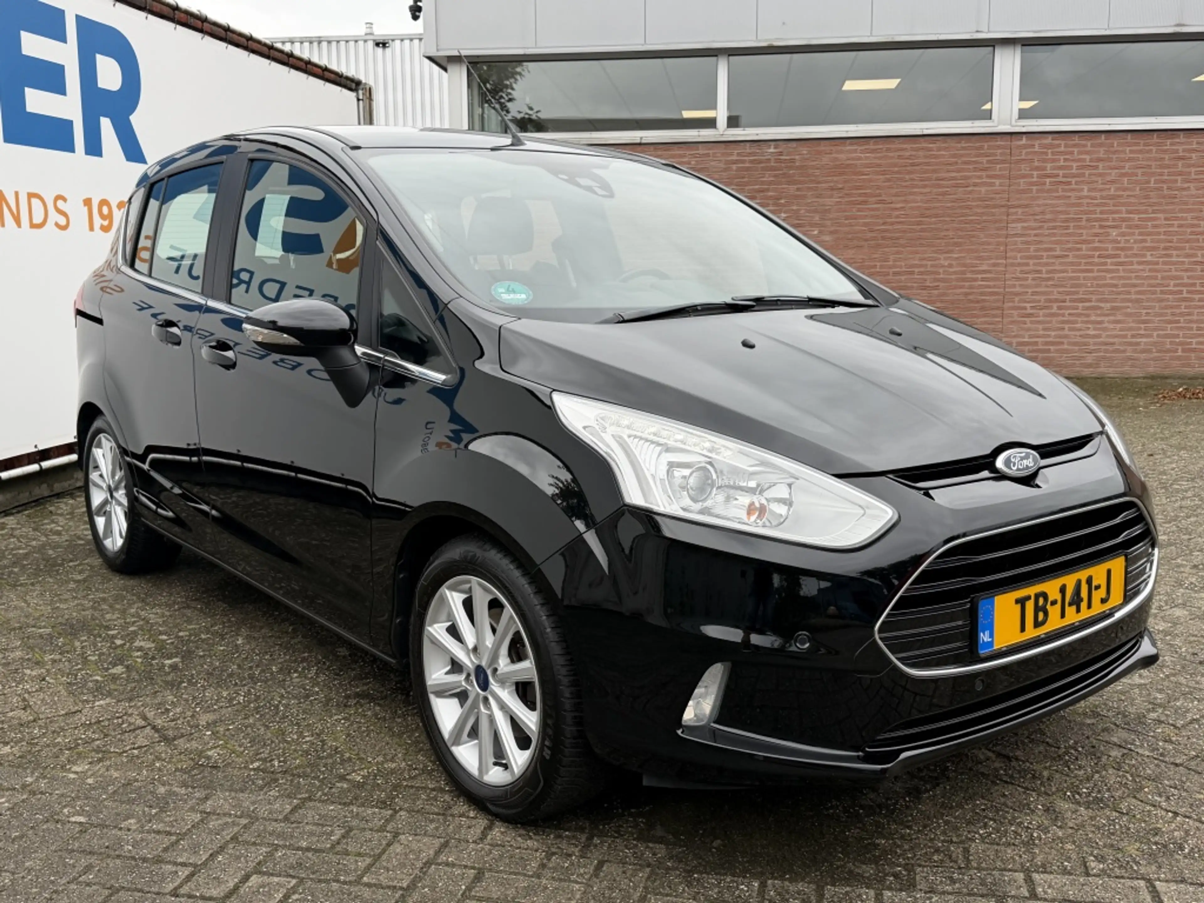 Ford B-Max 1.0 EcoB. Titanium — photo 3
