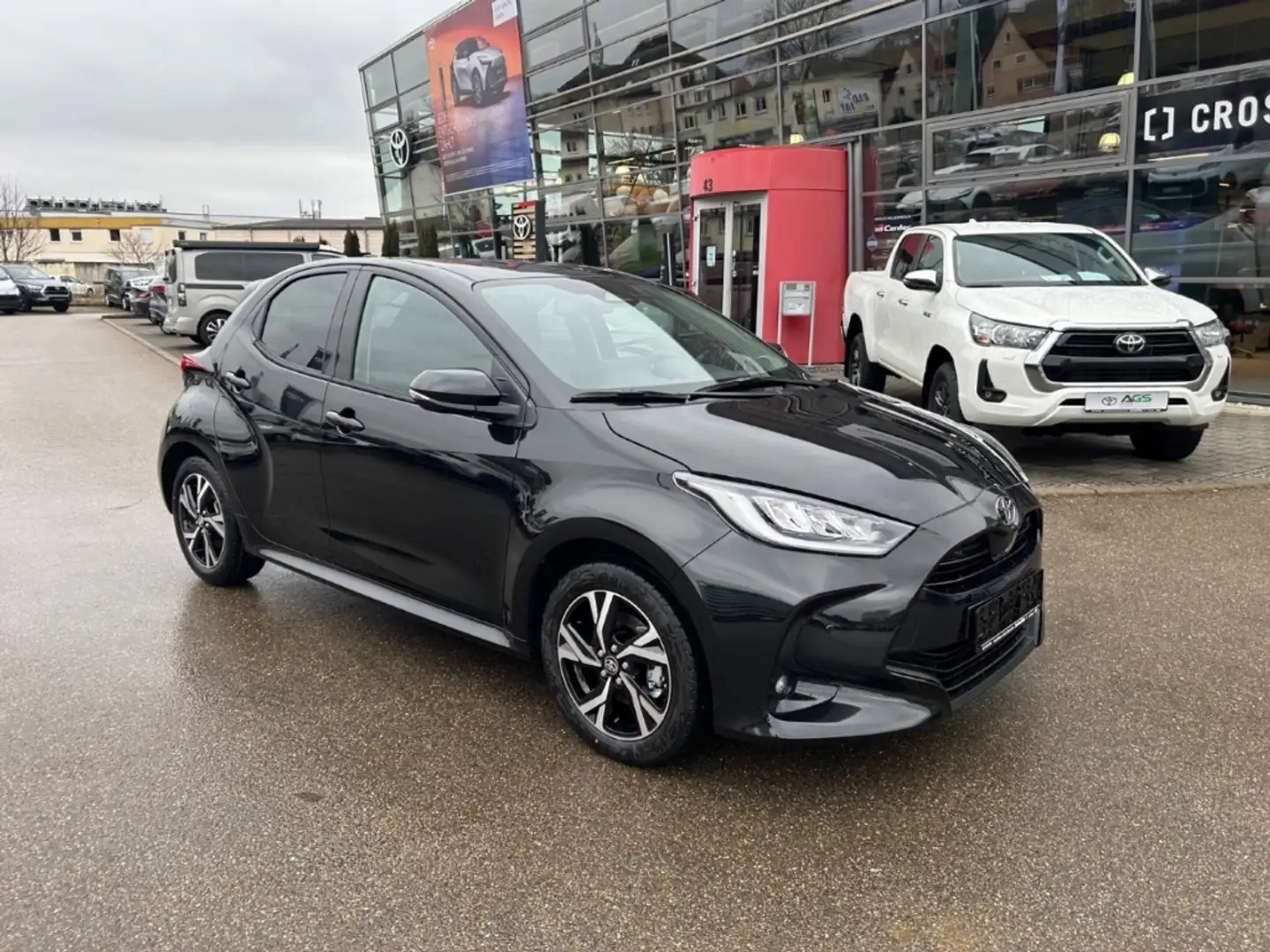 Toyota Yaris Hybrid 1,5L Teamplayer Safety + Comfort Paket Noir - 2