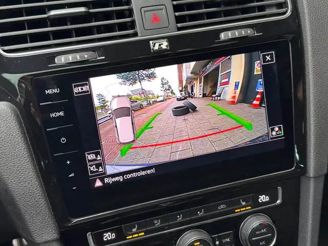 Volkswagen Golf view 23