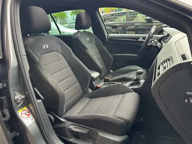 Volkswagen Golf view 14
