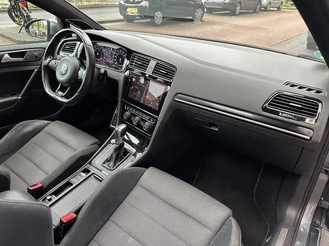 Volkswagen Golf view 13