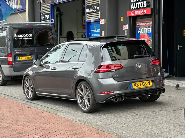 Volkswagen Golf view 2