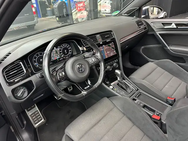 Volkswagen Golf view 12