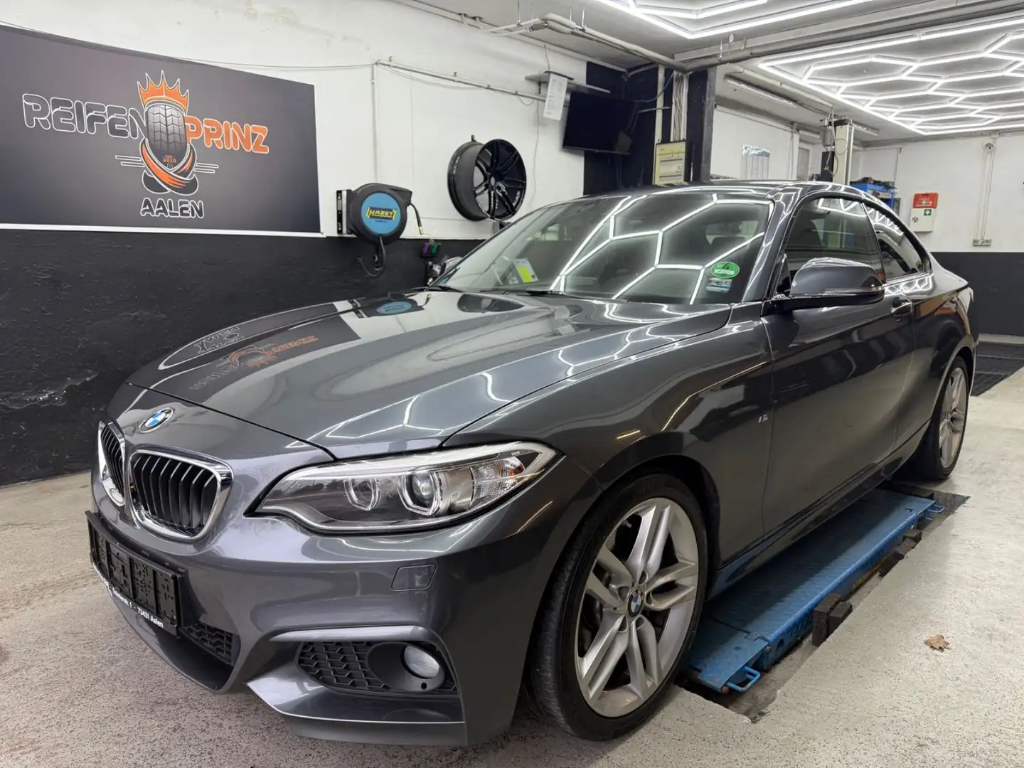 BMW 220 d Coupe/MPaket/LED/NAVI/Performance/Scheckhef Grau - 1