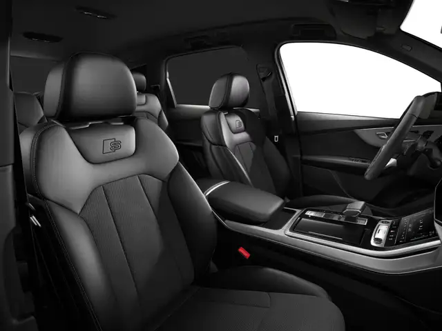 Audi Q7 view 9
