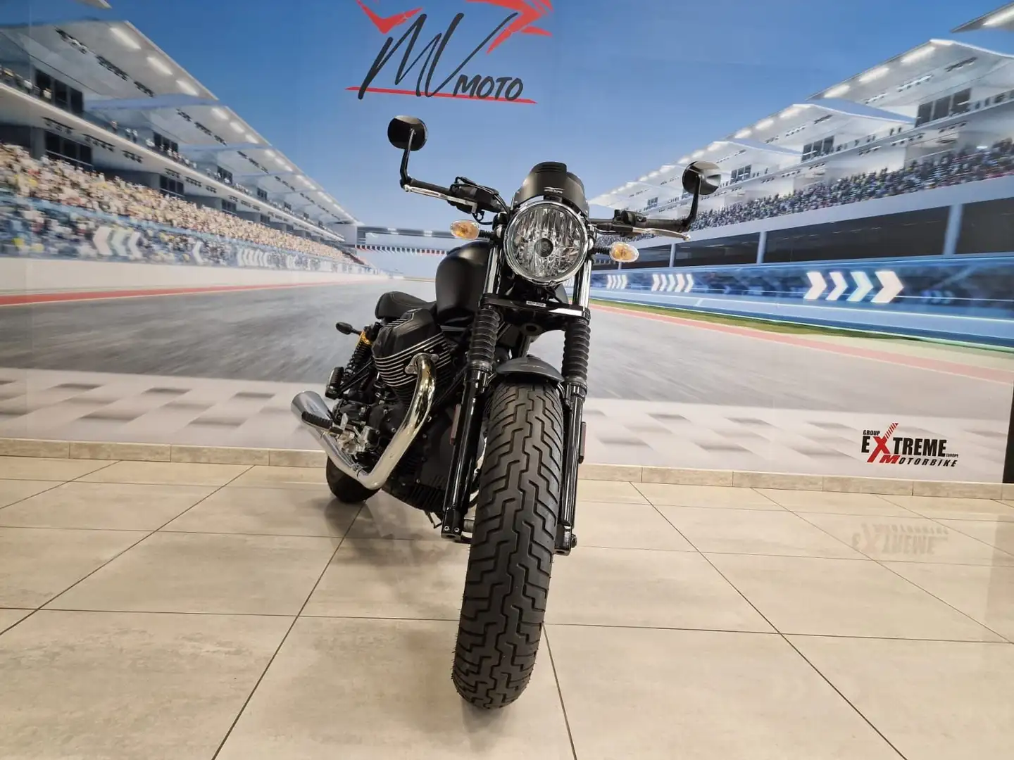 Moto Guzzi V 9 Bobber / Roamer - Km 11000- - 2