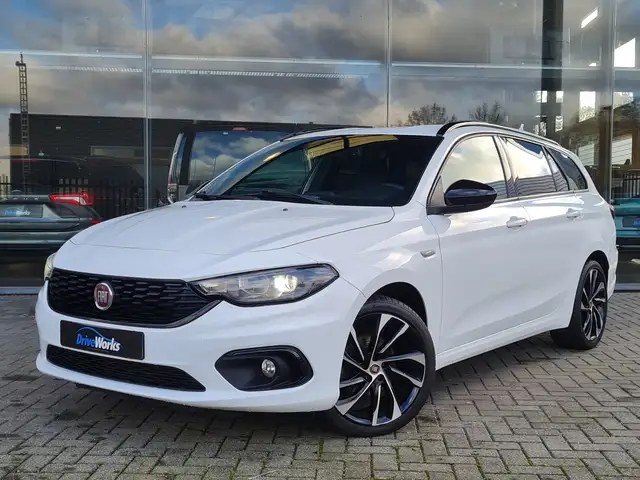 Fiat Tipo Stationwagon 1.4 Turbo S-Design | Xenon | Half Led