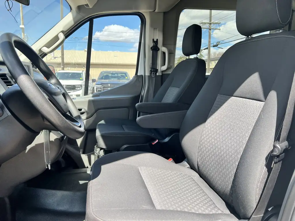 2022 Ford Transit Passenger Van T350 | Med Roof 148 | Remote Start | Tow Pkg — photo 7